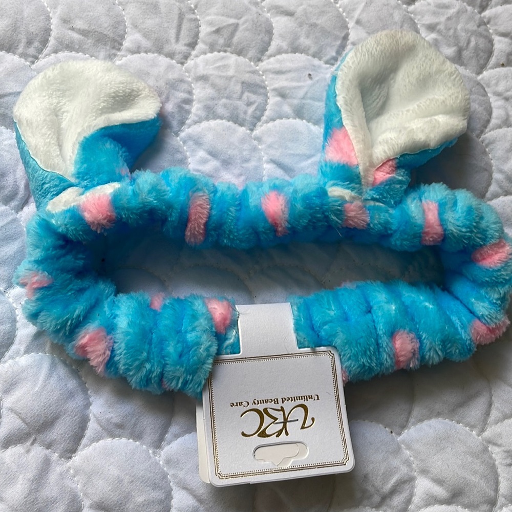 Head bands to keep hair out of your face when your applying o make up .